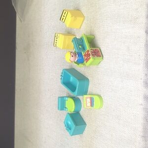 Vintage Fisher Price Little People 725 Bath/Utility room, sewing machine…